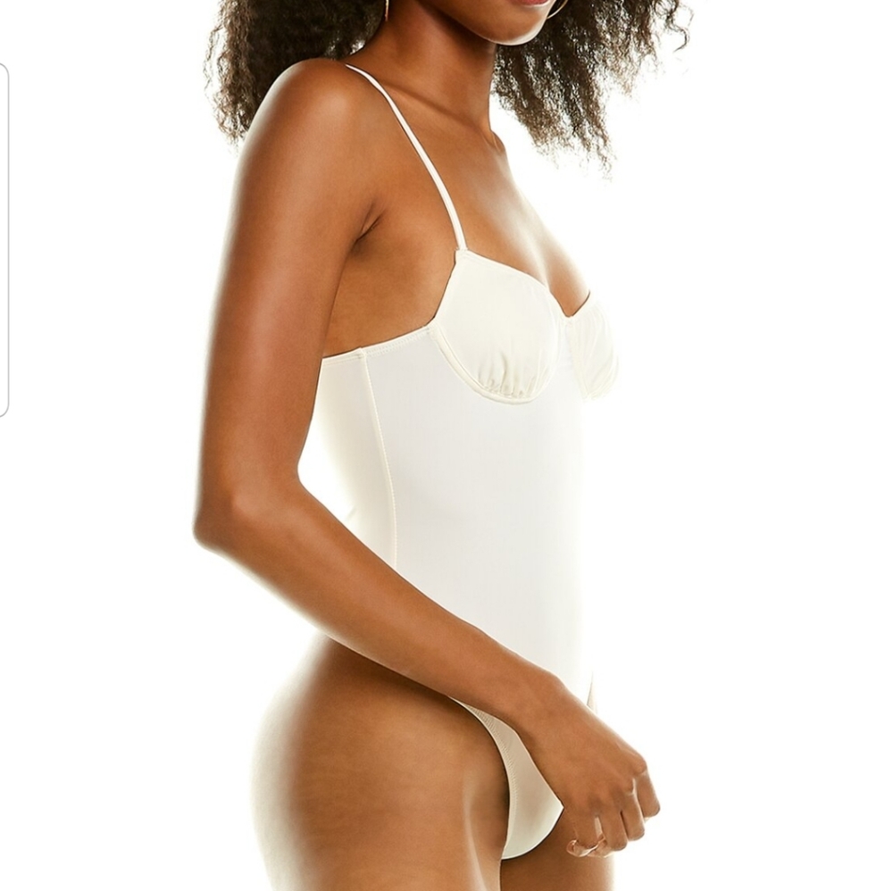 WeWoreWhat Cream Underwire Scoop Bodysuit